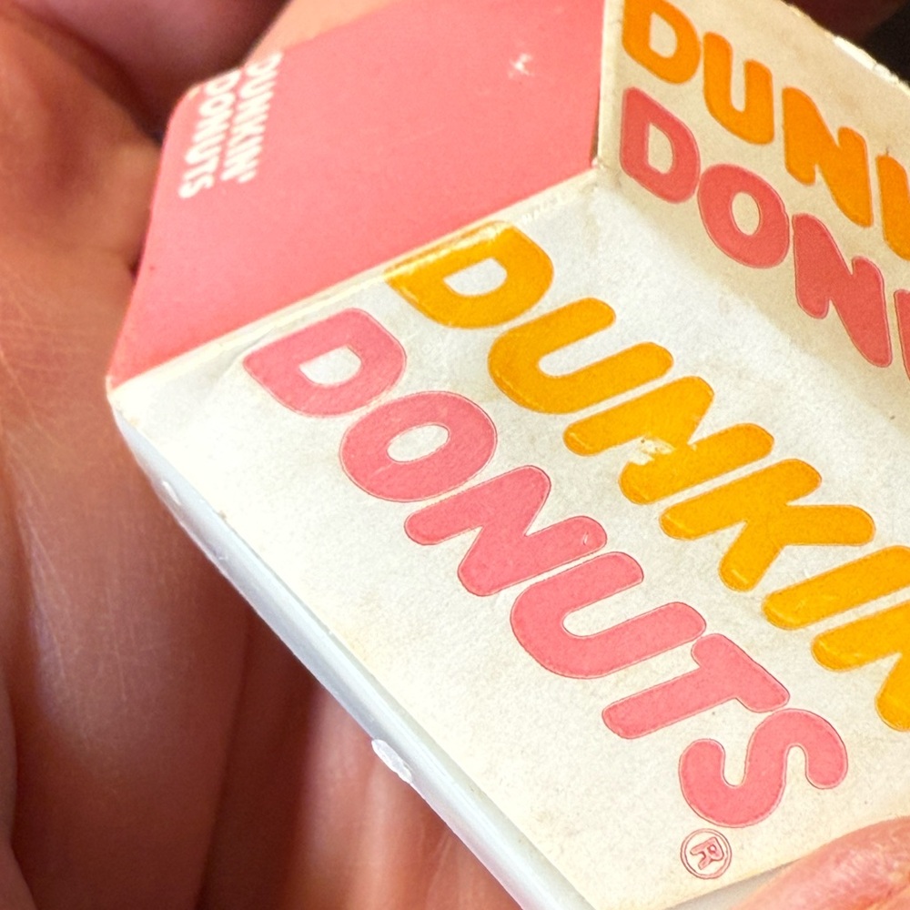 Dunkin' Donuts Pink and Orange vintage magnet 1989 - Picture 7 of 7
